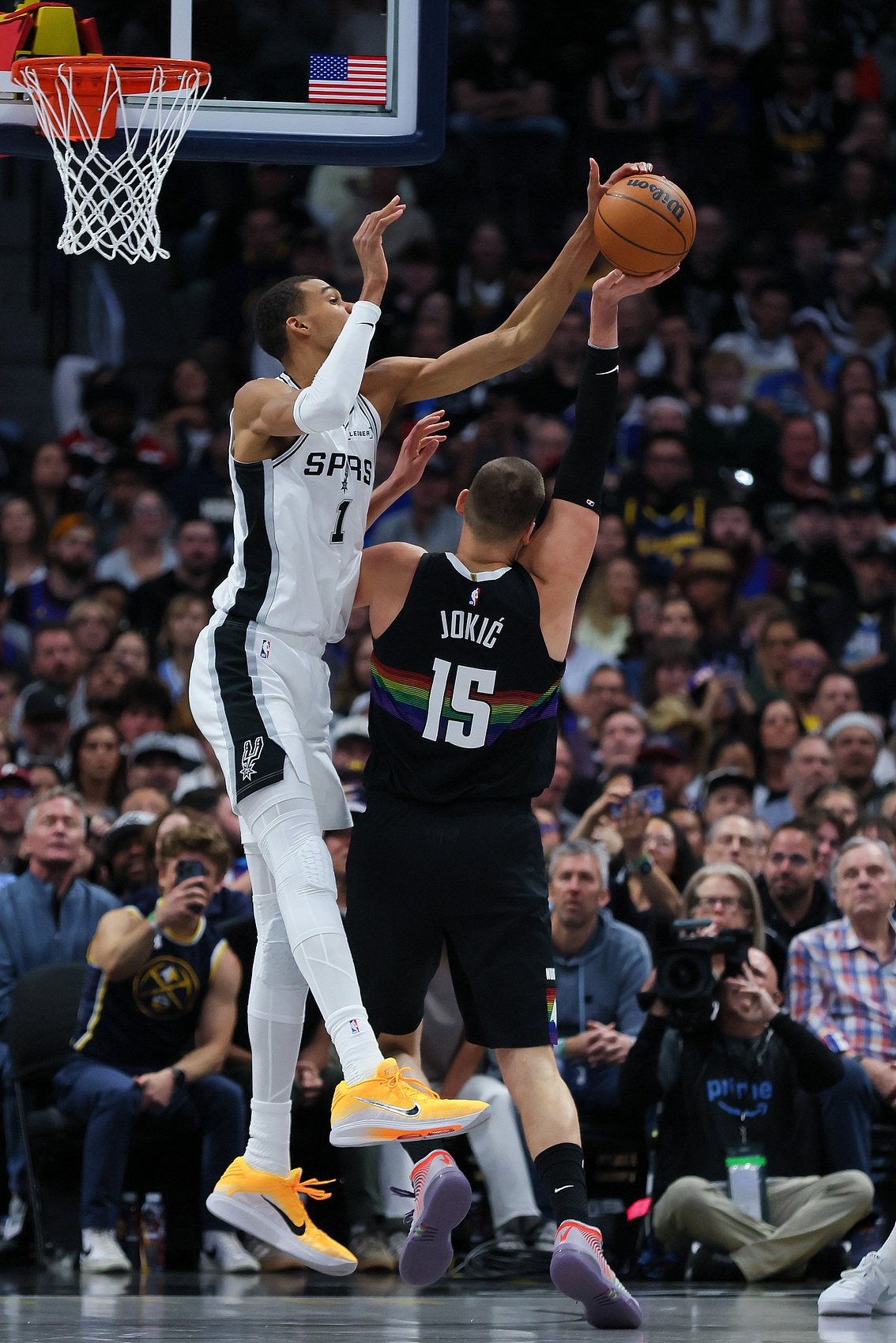 巴爷：我认为文班将是下一个解锁乔丹成就的球员 拿到MVP和DPOY