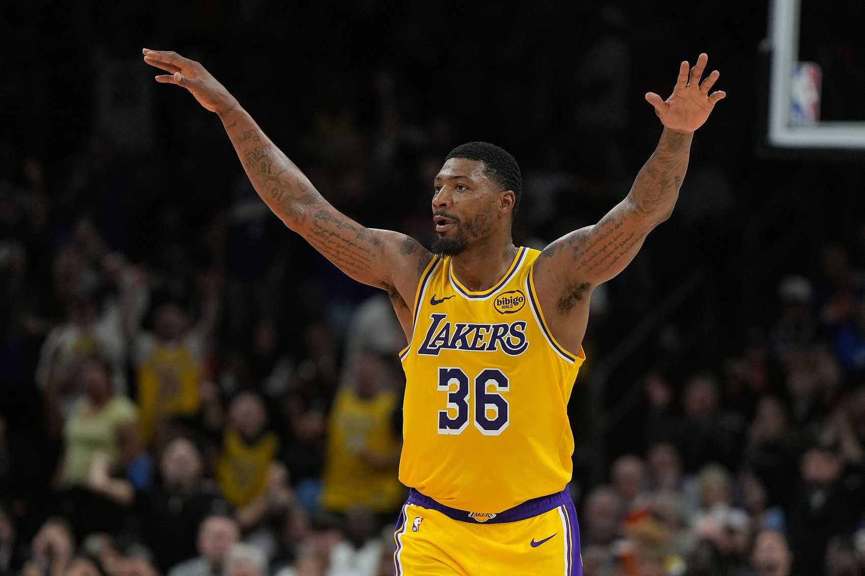 乐鱼官方-季后赛与杜兰特交手是什么感觉？斯玛特：非常残酷